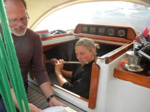 Mogens og Terese underholder i cockpittet